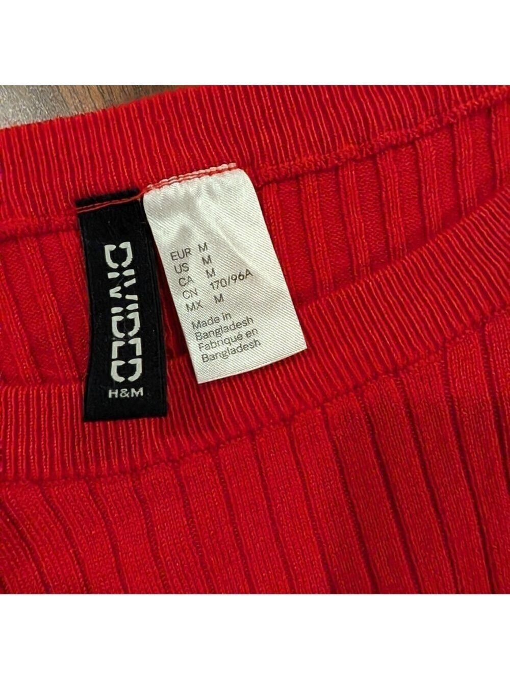 Divided By H&M Red Ribbed Sweater Size Medium. - Picture 3 of 6